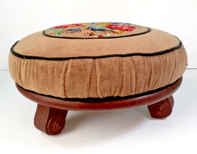 Antiguo reposapiés punta de aguja pájaros rosas New Hampshire EE. UU. 13" diámetro 6" alto Foto 1 de 4