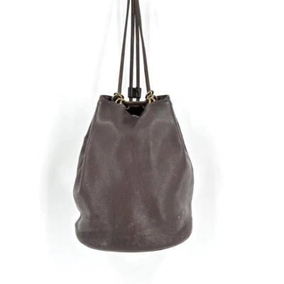 Bolso Cubo Stone Mountain Chocolate Oscuro Cuero Guijarro Latón Ojal Foto 1 de 4