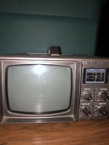 Bentley Deluxe Portable TV 5" Black & White Television B&W Battery Power Vintage