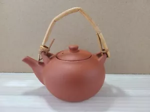 Tetera de arcilla de terracota estilo japonés vintage con tapa y mango de bambú 6" H - Imagen 1 de 7