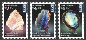 AUSTRALIA: OPALS 2025 - MNH SET OF THREE INTERNATIONAL POST (B24) - Picture 1 of 1