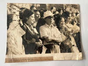 DE COLECCIÓN SUR VN SAIGÓN GRUPO DE ARTISTAS ASISTENTES A REUNIÓN FOTO ERA GUERRA DE VIETNAM - Imagen 1 de 6