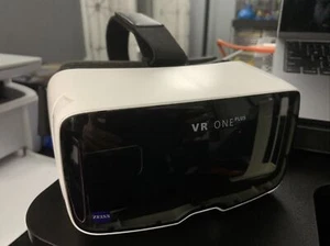 ZEISS - VR One Plus Virtual Reality Headset for Smartphones - Picture 1 of 1