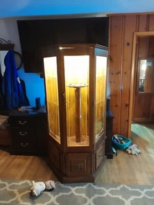 rotary 8 gun corner cabinet. 6' x 37 1/2 "w.  In nice shape. All locks work.  - Picture 1 of 6