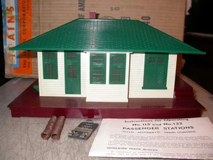 LIONEL PROBADO EN POSGUERRA - 132 ESTACIÓN DE PASAJEROS PARADA/ARRANQUE CAJA ORIGINAL 0/027 Exc. - Imagen 1 de 8