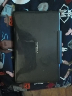 Asus T100/Z3740/2GB Ram/32gb SSD/10 /W8/B Windows 10 Laptop - Image 1 of 4