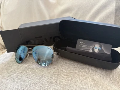 REVO RACONTEUR II | Gafas Azul Polarizado MATE GUNMETAL Foto 1 de 3
