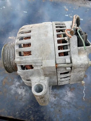 Alternador usado compatible con: 1999-2001 Ford F250/F350/F450/F550 7,3 diésel Foto 1 de 3