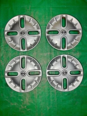 Juego de tapacubos de rueda de 15 pulgadas genuino OEM CUBE DBA-Z12 NISSAN Foto 1 de 3