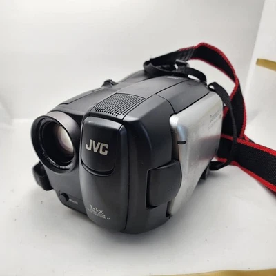 JVC GR-AXM300 VHS-C Analog Camcorder Lans 14X - Image 1 of 4