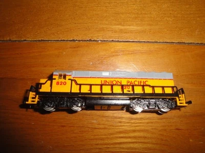 Locomotora diésel Mehano escala N Union Pacific funciona Foto 1 de 4