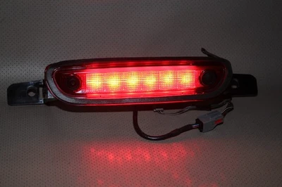 11-14 CHRYSLER 300 TERCERA LUZ DE FRENO MALETERO BOTÓN DE LIBERACIÓN CÁMARA DE RESPALDO OEM Foto 1 de 4