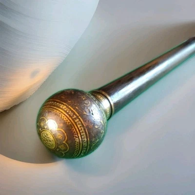 Pommeau de Canne ou Ombrelle - Ancien - Acier damassé, doré - Photo 1/4