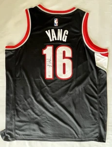 Yang Hansen Signed Jersey PSA COA Portland Trailblazers - Bild 1 von 6
