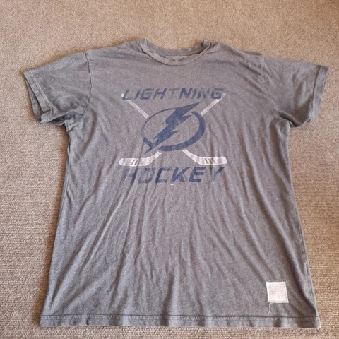 Tampa Bay Lightning Shirt Adult L NHL Apparel Front Logo Retro Brand Cover