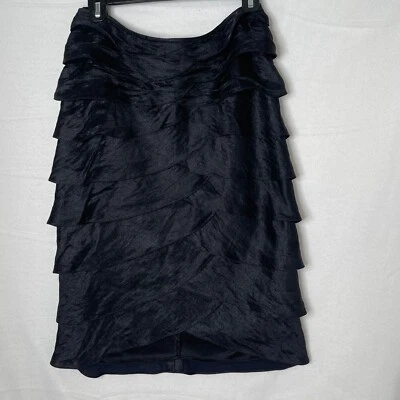 Falda negra con volantes talla 8 Adrianna Papell Evening Essentials Foto 1 de 4