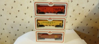 3 HO Model Power 40' Hoppers, Rio Grande #6931-Peabody #6933-Santa Fe-#8050 NOS - Image 1 of 4