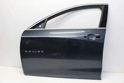 Chevrolet Malibu 2016-2024 puerta delantera izquierda carcasa sombra oscura metálica OEM Foto 1 de 4