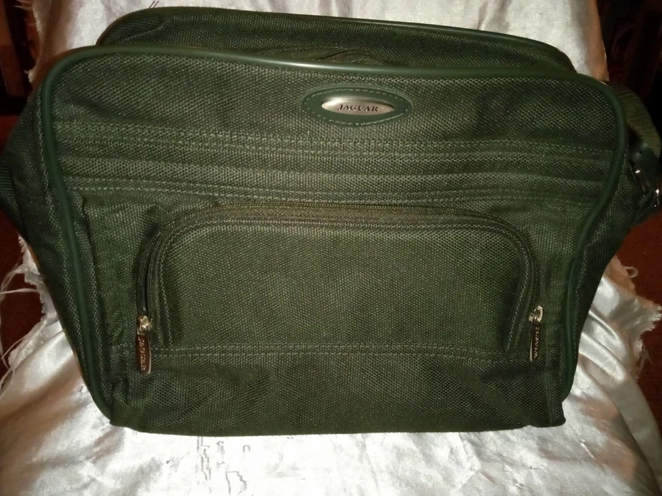 BOLSO DE VIAJE PEQUEÑO JC PENNEYS JAGUAR VERDE OSCURO BOLSO DE HOMBRO Foto 1 de 4