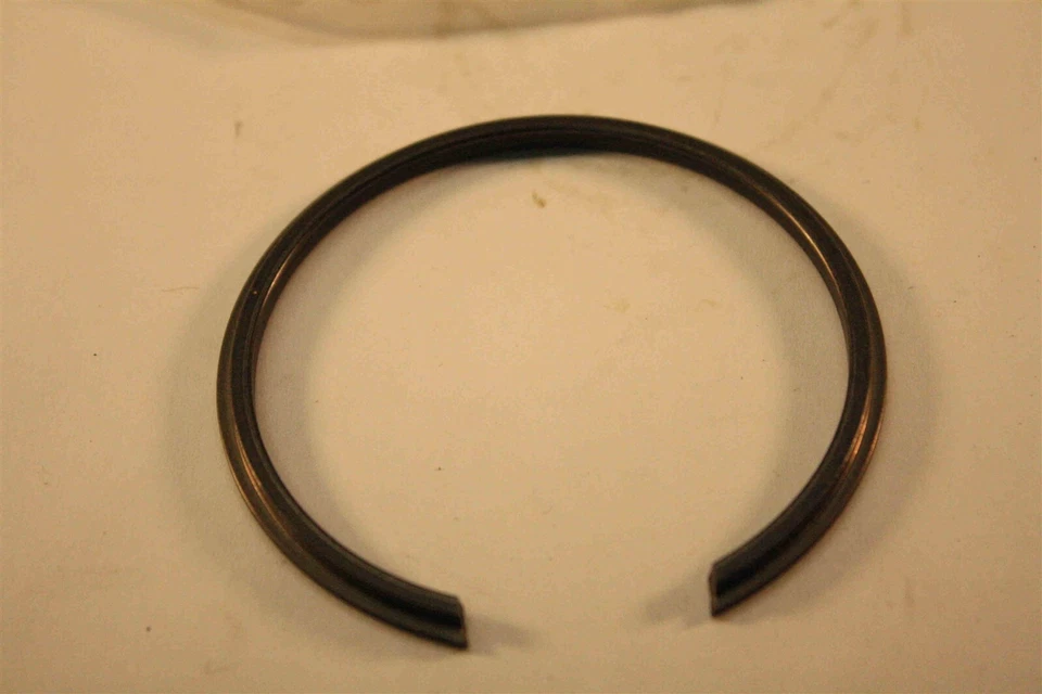 车轮轴承固定器适用于菲亚特 x1/9 和 Bertone 1979 - 1986 2 件 — 第 1/3 张图片