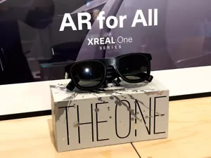 Lunettes intelligentes XREAL One X11 2025 noires AR VR natives 3 DoF Android iOS - Photo 1 sur 10