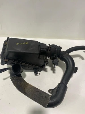 Used Air Cleaner Assembly fits: 2005 Toyota Matrix from 1/02 Grade C - Image 1 of 4