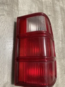 86-92 Jeep Comanche MJ Driver & Passenger Taillight Tail Lights Set OEM factory - Picture 1 of 8