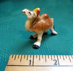 Rara mini statuina porcellana Hagen Renaker che corre una gobba cammello vintage - Foto 1 di 11