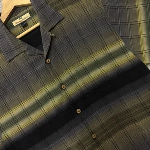 Tommy Bahama Relax Camp Shirt Men Medium Silk Plaid Button Up Short Sleeve - Picture 1 of 7