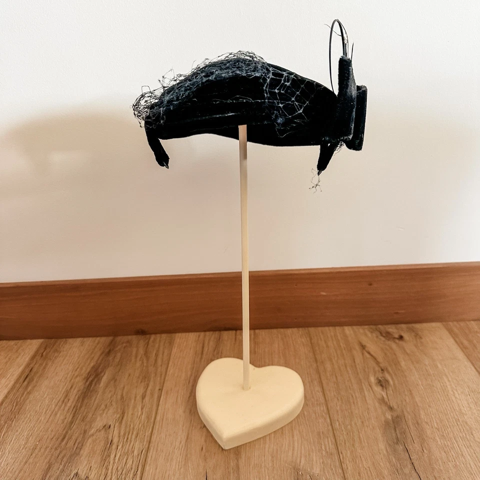 VTG 50’s Women’s Black Fascinator Hat Velvet Veil Funeral (missing Feather) - Image 1 of 4