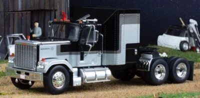 IXO MODEL TRUCKS GMC GENERAL 1980 BLACK/SILVER 1-43 SCALE TR117 - Image 1 of 3