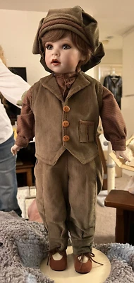 Muñeca Franklin Mint Coca Cola Matthew Collector muñeca de porcelana con perro y casa para perros Foto 1 de 4