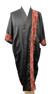 BATA Kimono Bordada Satinada TOUCH OF CLASS De Colección Negra Roja Tribal Boho Geométrica Foto 1 de 4
