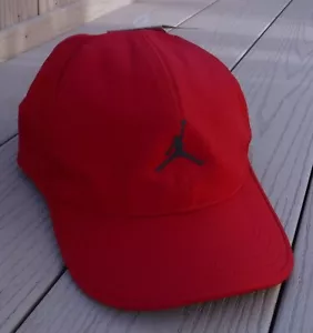 NWT NIKE Dri-Fit Club Featherlight Jordan Tennis/Running Adult Adj Hat-S/M RED - Picture 1 of 5