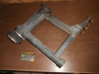 01 Brazo oscilante de suspensión de amortiguador trasero genuino Kawasaki Prairie 300 4x2 OEM Foto 1 de 4