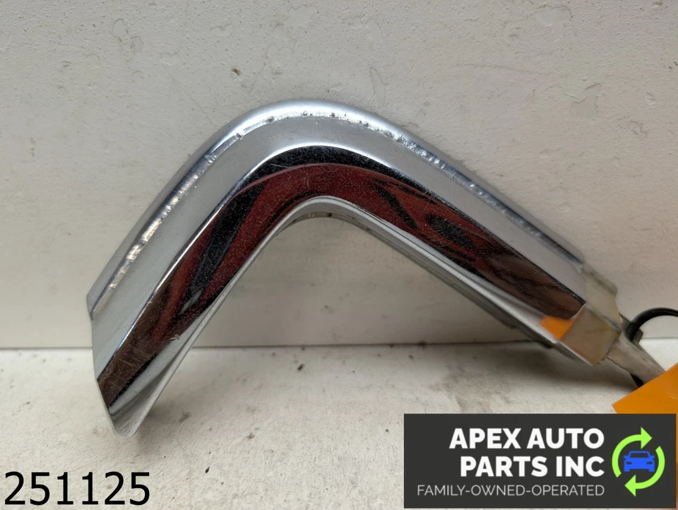 OEM 1979 Chevrolet El Camino 3.9L Rear Corner Tail Bed Trim Moldings Left Foto 1 de 4