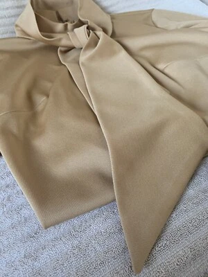 Camisa Blusa Estilo Secretaria Cosida a Mano Lazo Coño Tostado Dorado Años 60 70 De Colección Foto 1 de 4