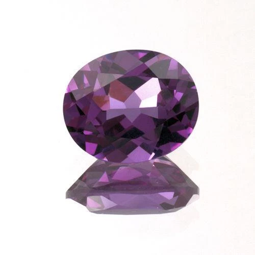 Zafiro creado en laboratorio color alejandrita 5x3mm - 20x15mm forma ovalada Foto 1 de 1