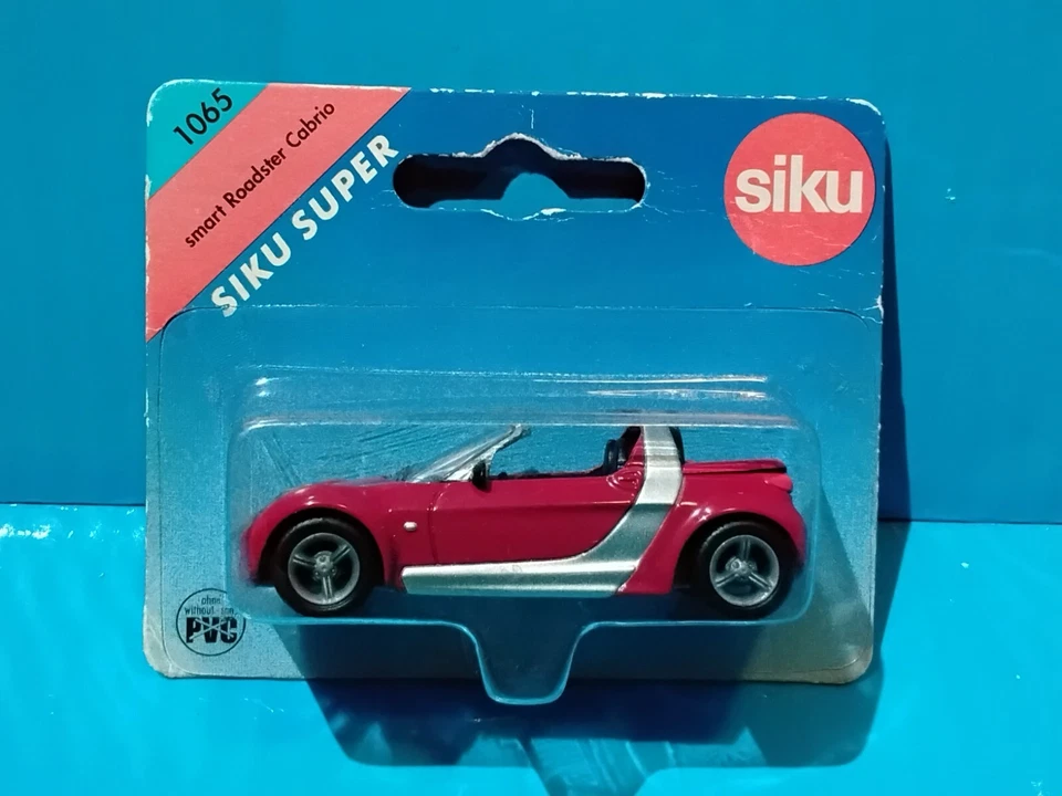 SIKU SUPER 2002 SMART ROADSTER CABRIO #1065 RED 2-DOOR SPORTS SMALL CITY CAR  - Image 1 of 4