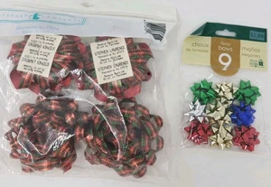 13 Schleifen - 4 schottisch rot kariert Tartan & 9 Mini Peel N Stick Starburst Schleifen  - Bild 1 von 9