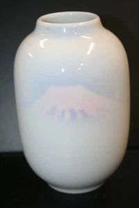 Vintage Fukagawa Kanyo Sometsuke 5" Porcelain Vase Perfect Condition Japan - Picture 1 of 5