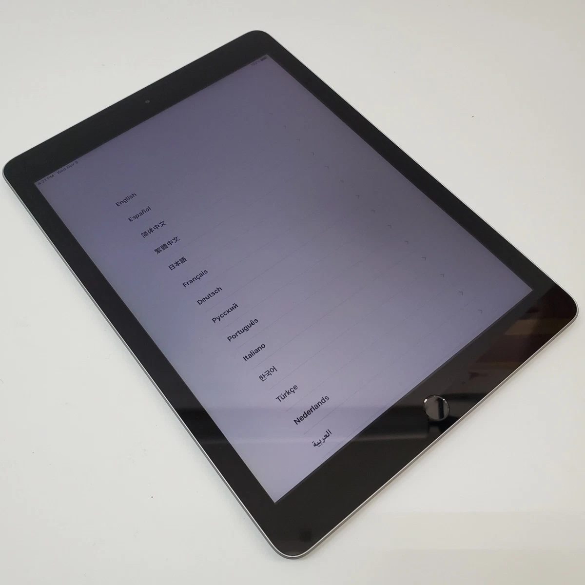 Apple iPad (5th Generation) Wi-Fi 32 GB Tablets & eReaders for