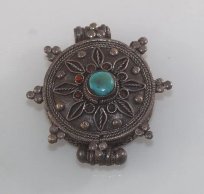 Tibet Gau Plata Esterlina Turquesa Coral Filigrana Tibetana Caja de Oración Colgante Foto 1 de 4