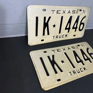 Juego de matrículas de camión Texas 1971 vintage clásico antiguo IK I446 YOM elegible - Imagen 1 de 5