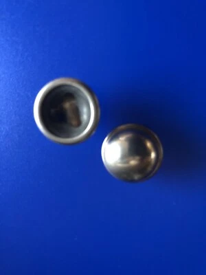 Velocipede 5/16 英寸 / 8 毫米三轮车车铬圆形金属压端盖 NOS — 第 1/3 张图片