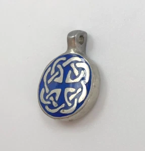 Round Celtic Knot Pendant - Blue Enamel & Silver Tone Metal - Horse Stamp Po Pd - Picture 1 of 13
