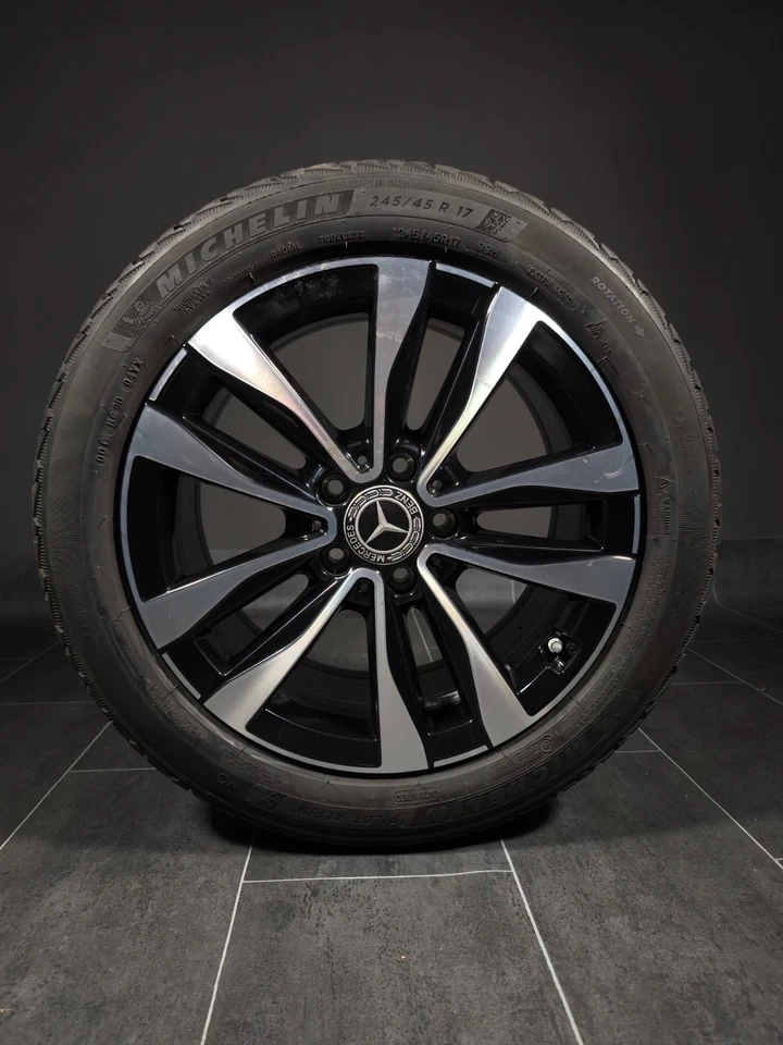 1 Komplettrad Winter 245/45R17 Mercedes  C-Klasse w206  17" Alufelge - Bild 1 von 3