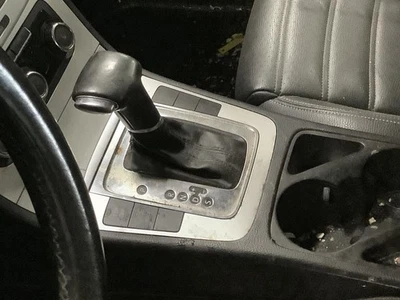 CC VOLKS  2009 Transmission Shift 318898 - Image 1 of 4