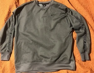 Nike Sweatshirt mit Rundhalsausschnitt grau ~ Größe M - Bild 1 von 4