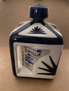 Botella jarra cerámica pintada a mano de tequila Tonala • #01/3460 #1 • 7” (México) - Imagen 1 de 14